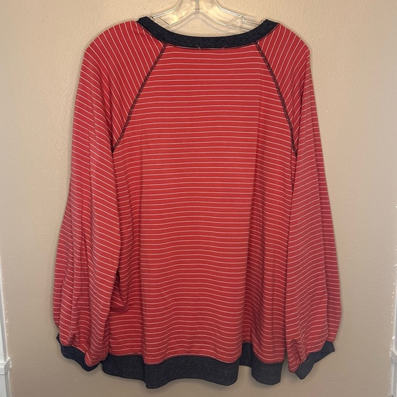 Suzanne Betro Red and White Striped Top Size 2X - Picture 5 of 5